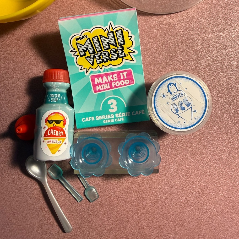 MGA's Mini Verse Cafe Series Set